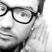 מכשירי שמיעה במשקפיים