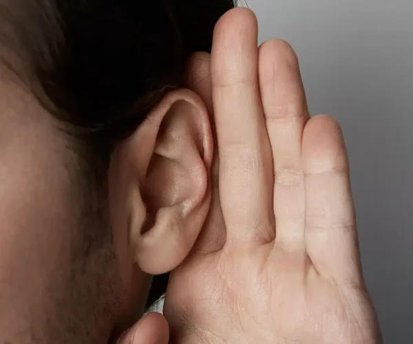 מכשיר שמיעה קטן תוך אוזני בלתי נראה מבית גל מכשירי שמיעה